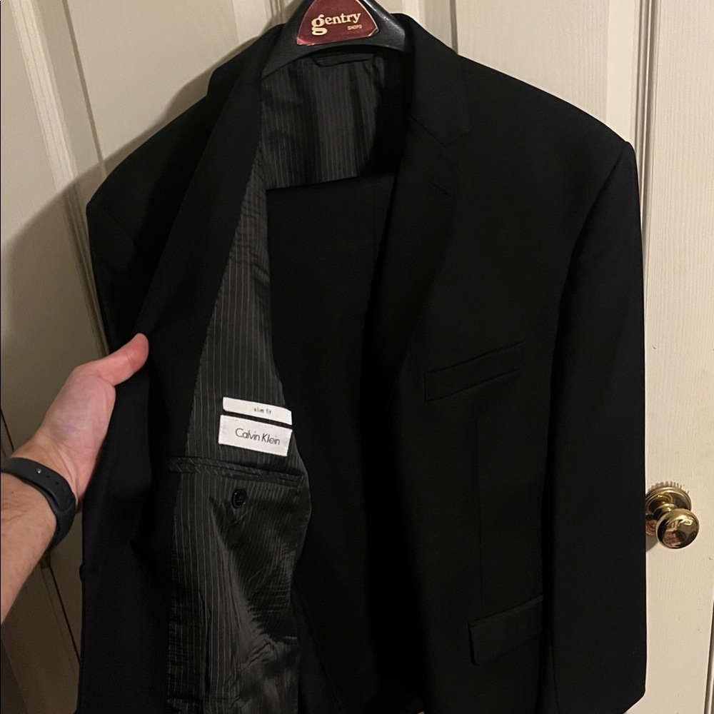 Calvin Klein Men’s Suit Slim Fit 44S